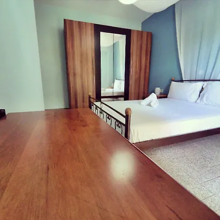 Adonis Apartment *